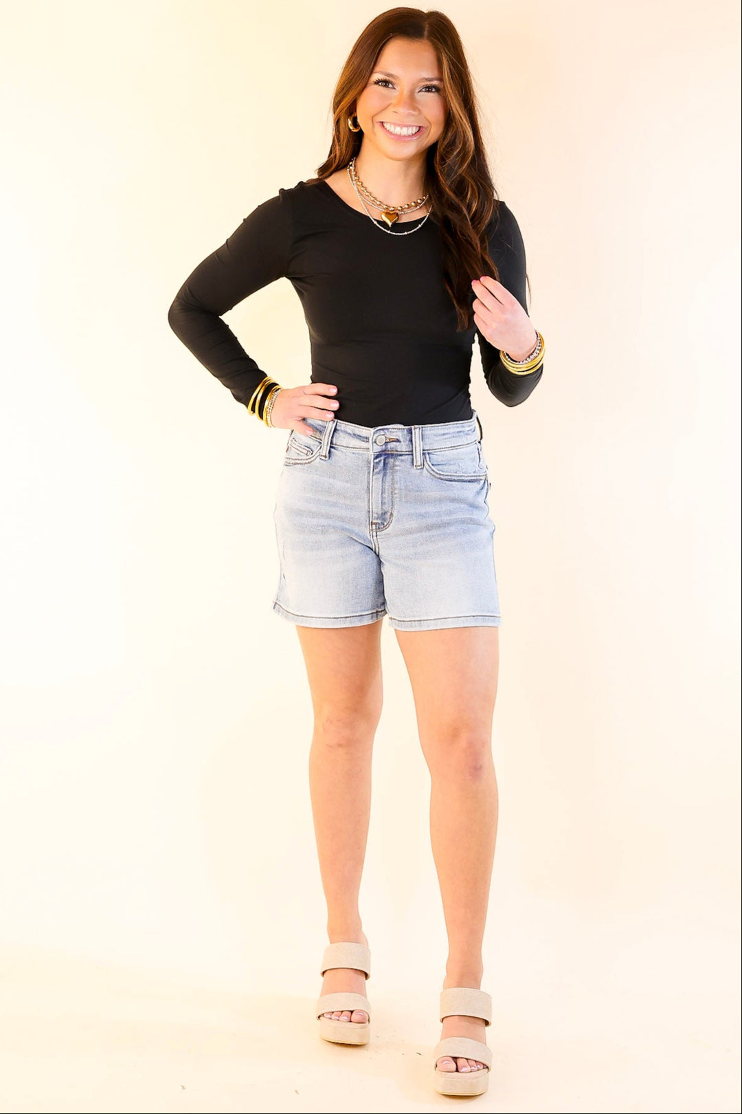 Judy Blue | Day to Night Dad Shorts in Vintage Light Wash