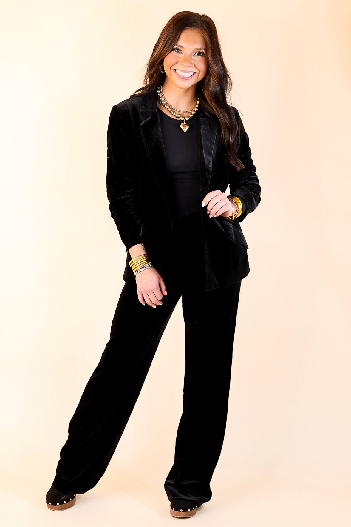 Chic Arrival 3/4 Sleeve Velvet Blazer in Black