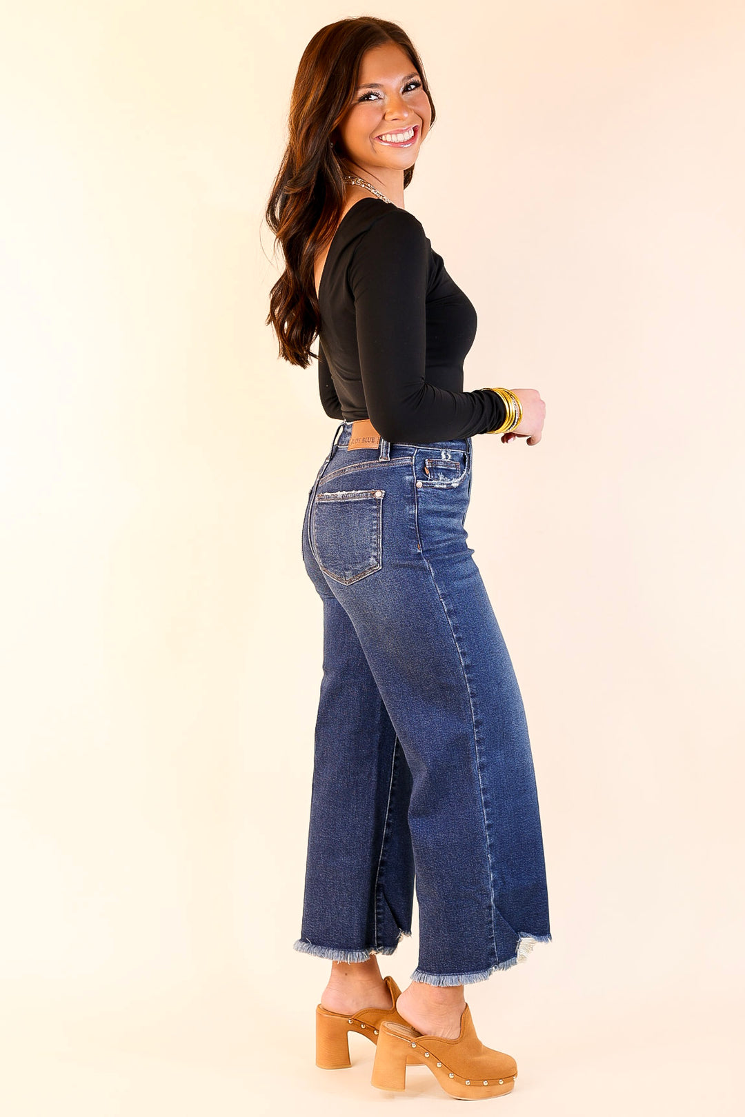 Judy Blue | Lead the Way Button Fly Cropped Wide Leg Jean with Destroy Hem in Medium Wash