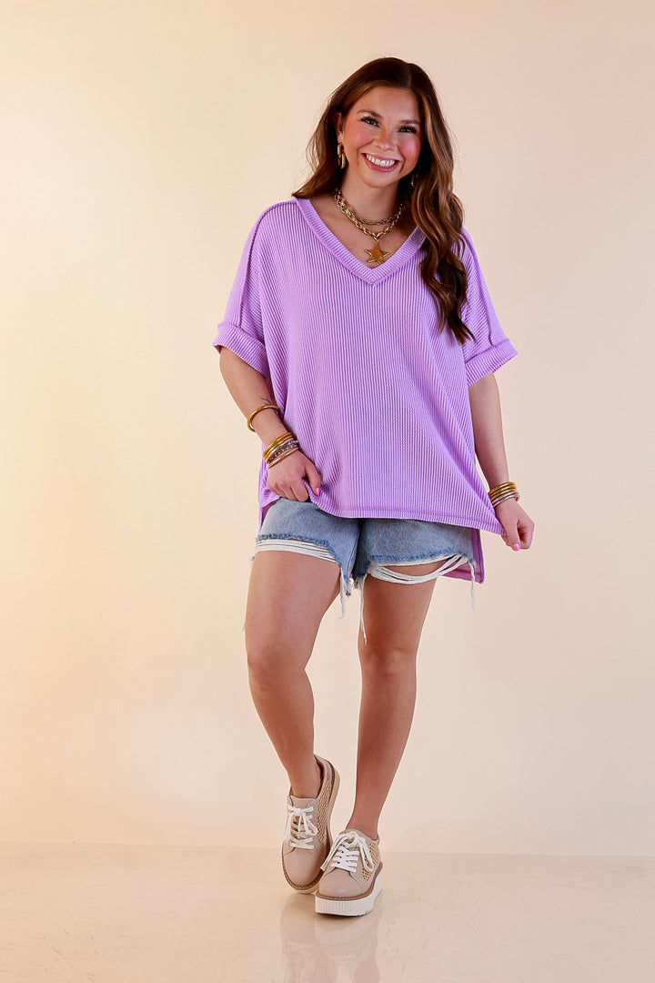 Daily Perfection V Neck Short Sleeve Ribbed Top in Lavender Purple