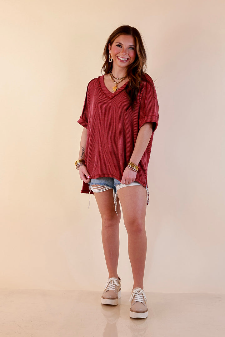 Daily Perfection V Neck Short Sleeve Ribbed Top in Maroon