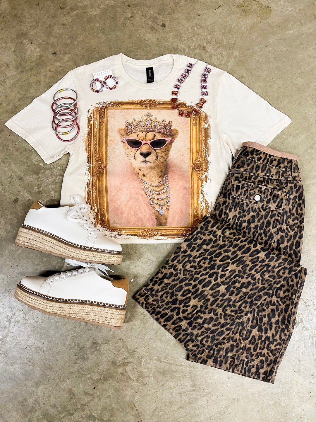 Queen Cat Glam Cheetah Short Sleeve Graphic Tee with Crystals in Cream