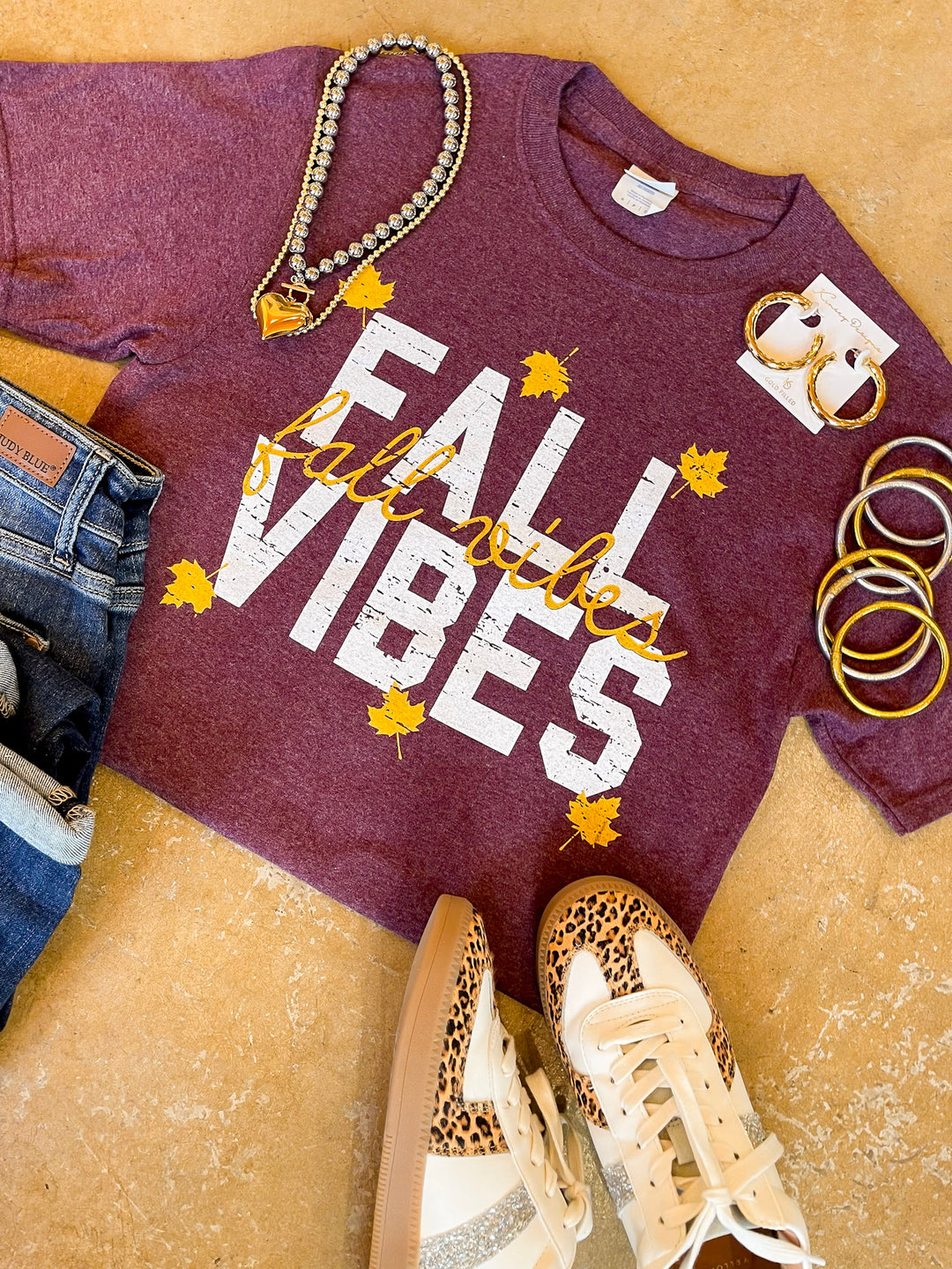 Autumn State of Mind Fall Vibes Short Sleeve Graphic Tee in Heathered Maroon