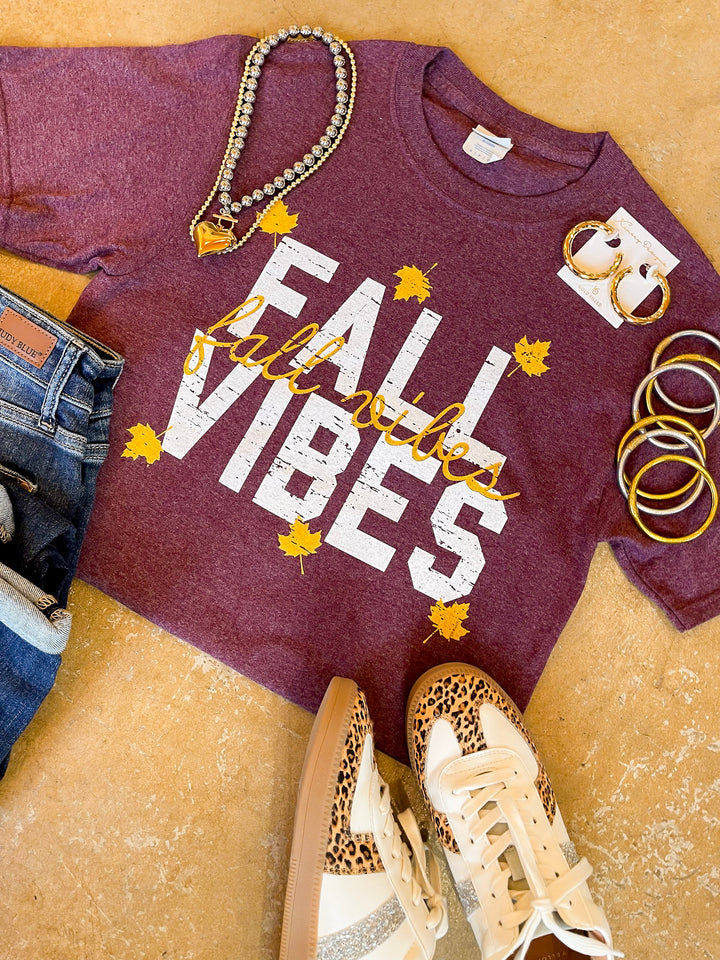 Autumn State of Mind Fall Vibes Short Sleeve Graphic Tee in Heathered Maroon