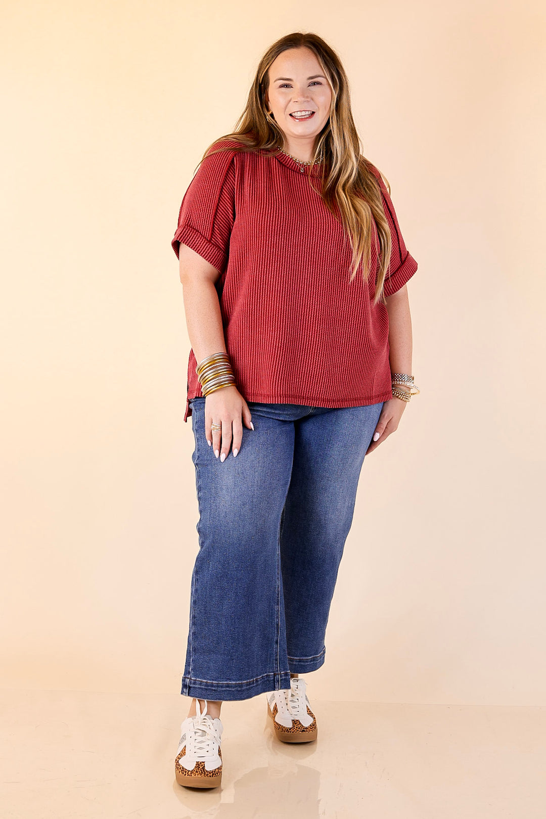 Daily Perfection Scoop Neck Short Sleeve Ribbed Top in Maroon