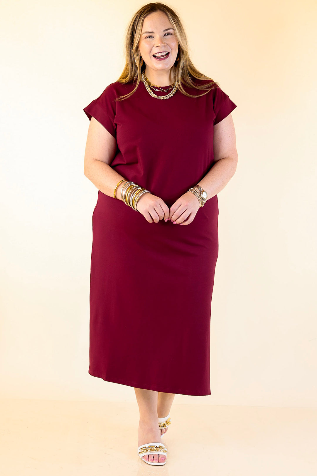 Effortlessly Lovely Short Sleeve Midi Tee Shirt Dress in Maroon