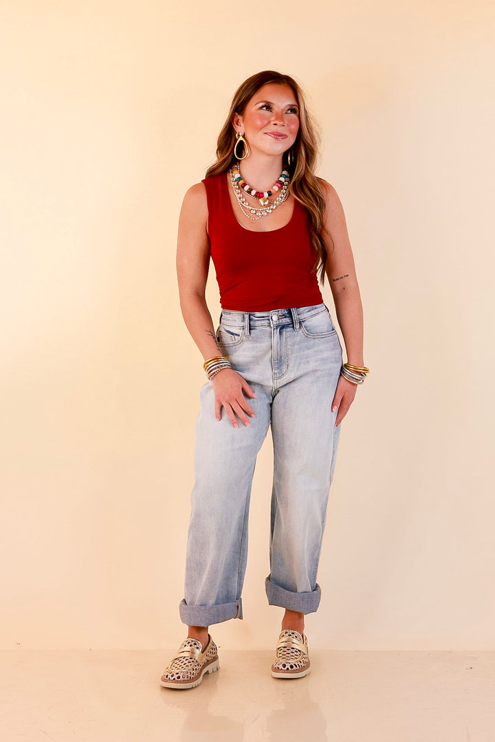 The Everyday Tank Scoop Neck Sleeveless Seamless Crop Tank Top with Built in Bra in Maroon