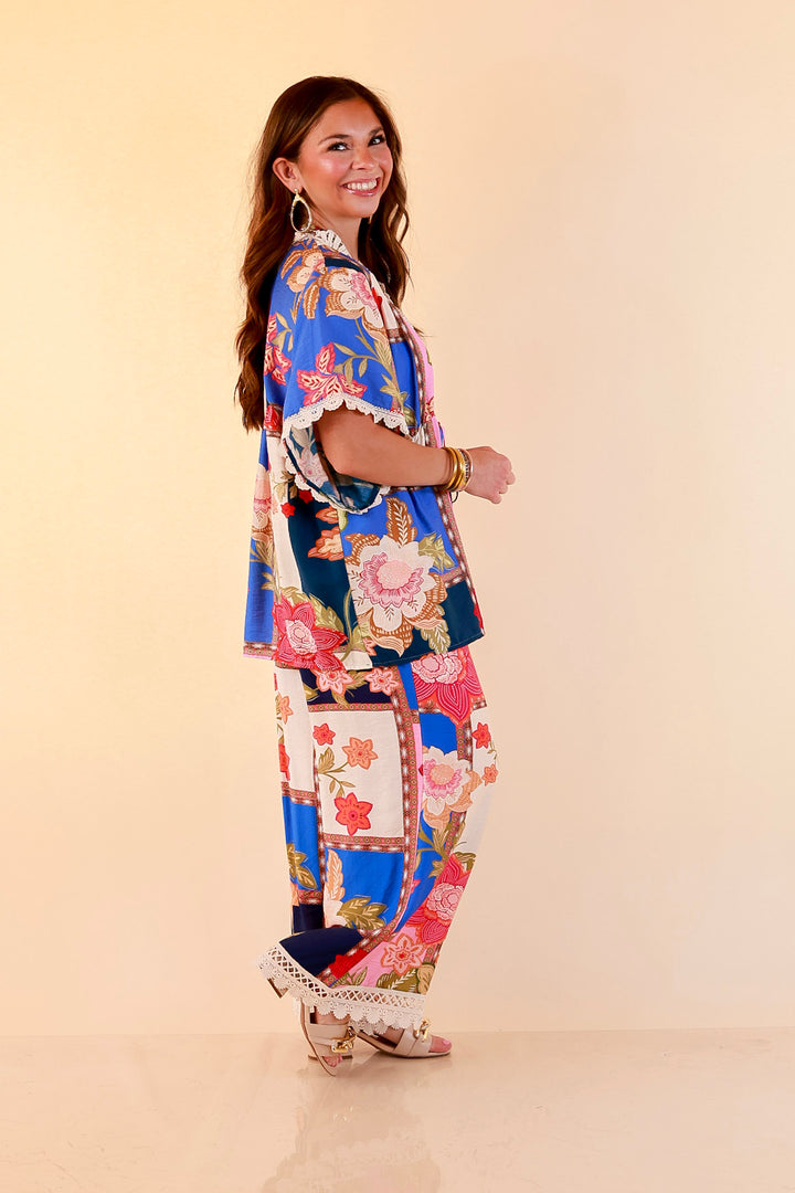 Patchwork Charm Floral Patchwork Print Print Lace Detail Short Sleeve Top in Blue Mix