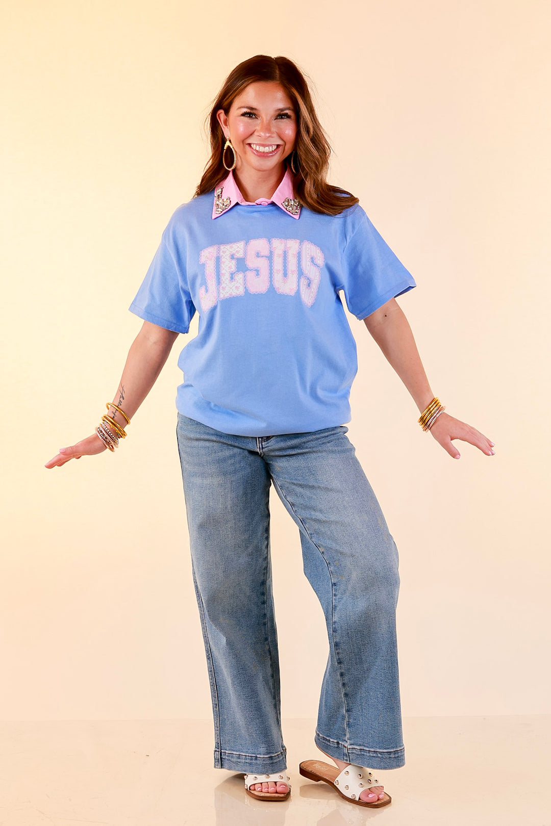 Faith in Full Bloom "Jesus" Print Short Sleeve Graphic Tee in Periwinkle Blue