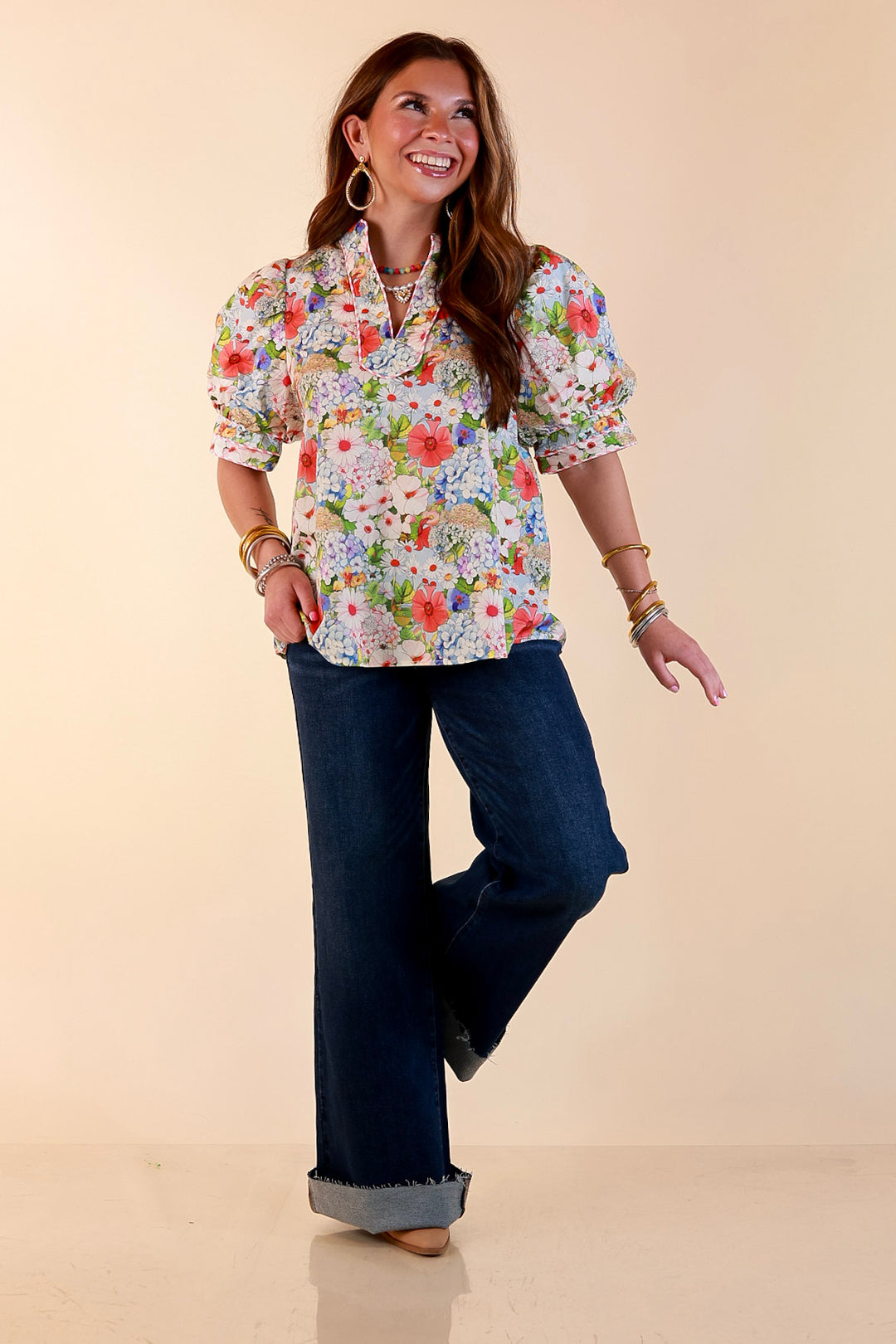Commanding Style V Neck Floral Print Top with Short Balloon Puff Sleeves in Light Blue
