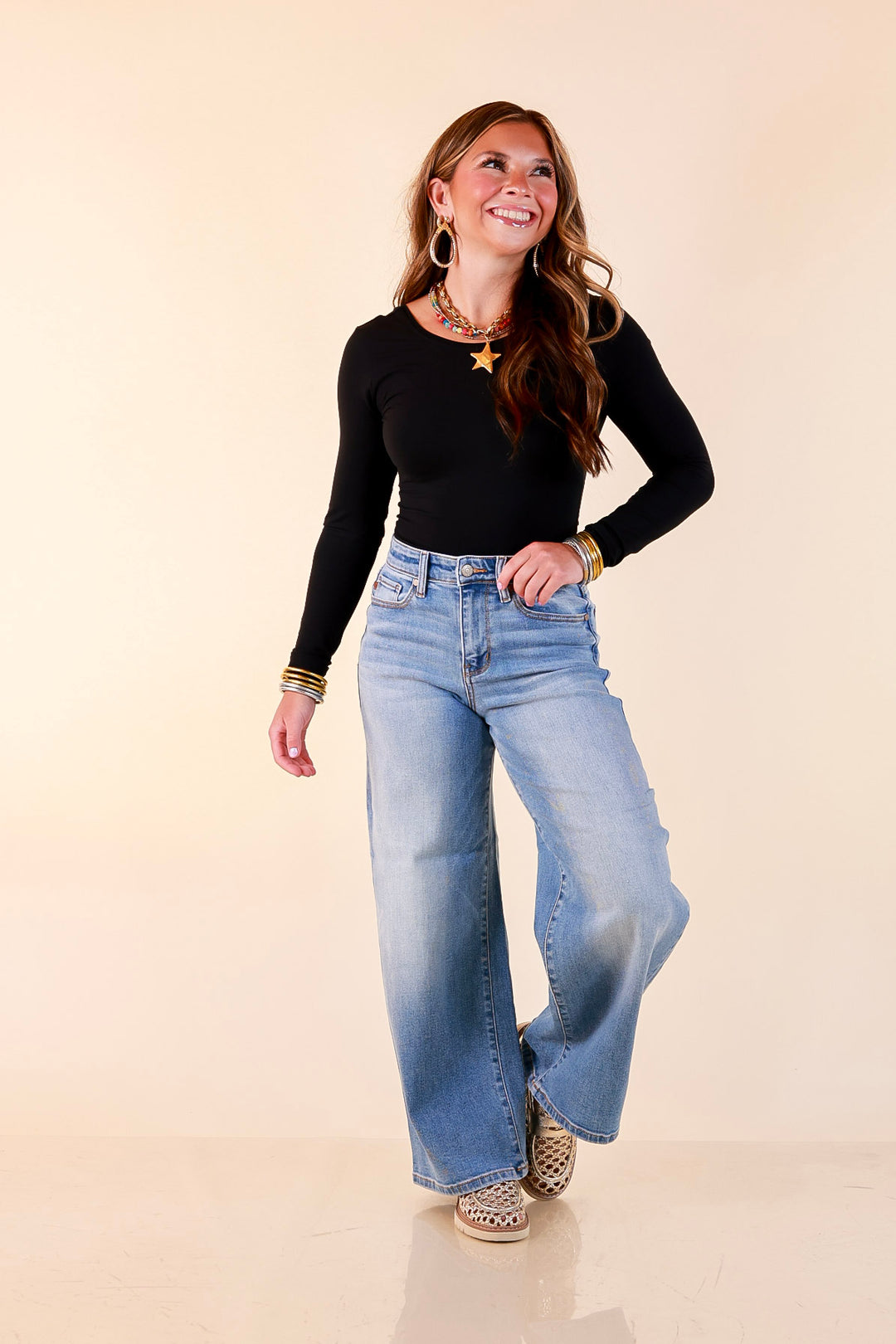 Judy Blue | Blue Skies Ahead Ankle Length Cropped Wide Leg Claudia Denim Jeans in Medium Blue Wash