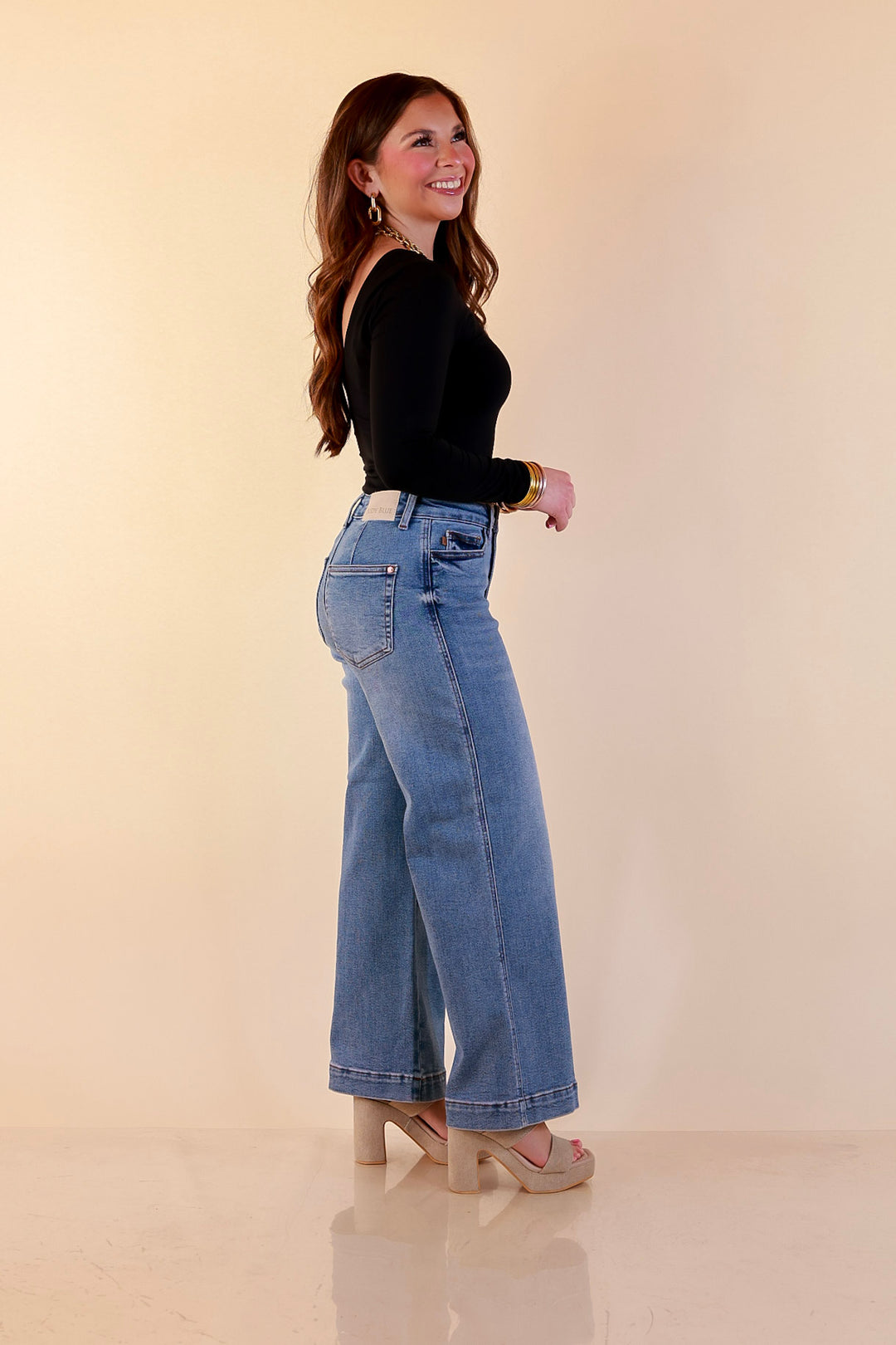 Judy Blue | Everyday Poise Cropped Wide Leg Trouser Denim Jeans in Light Wash