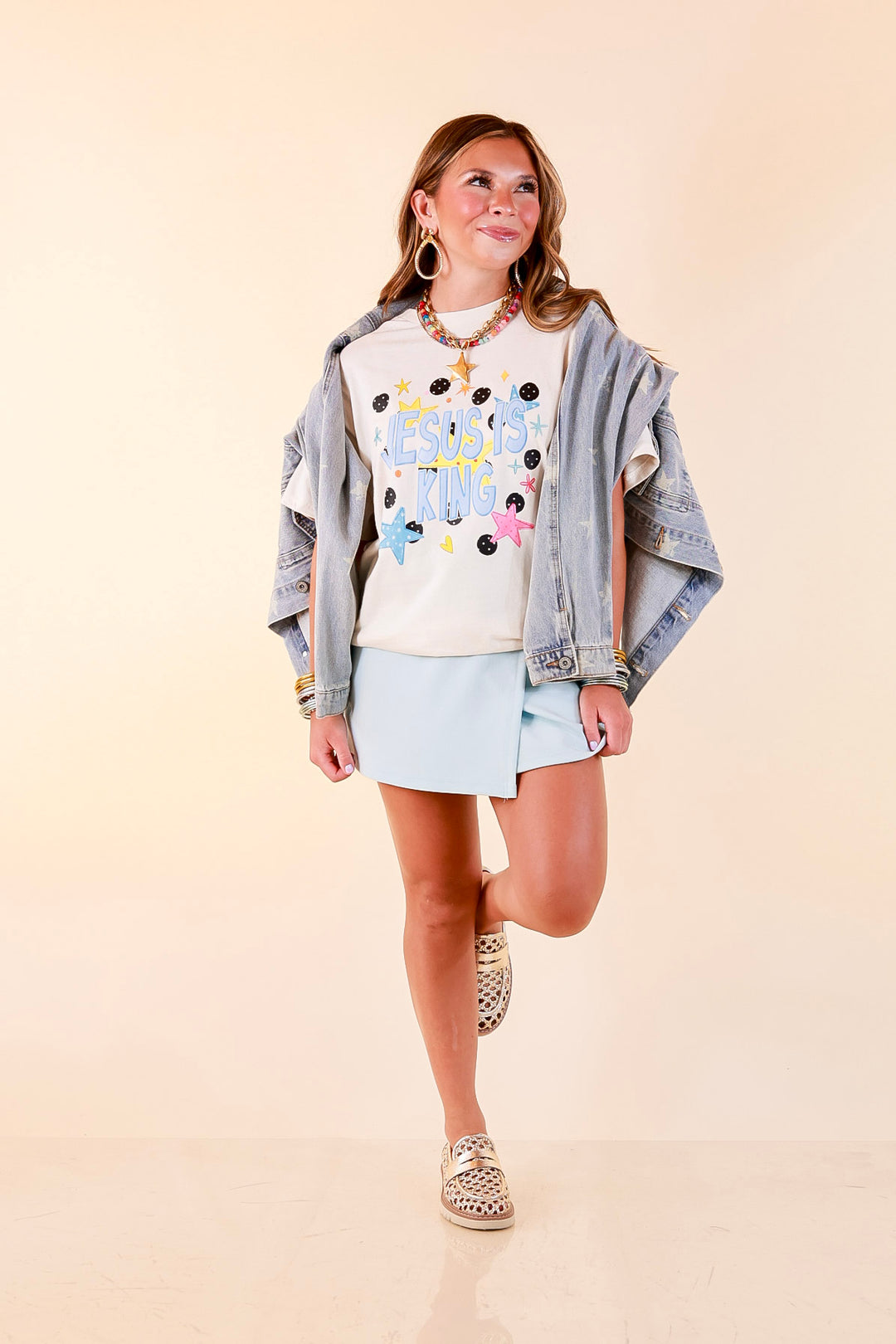 King of My Heart "Jesus is King" Polka Dot and Star Print Short Sleeve Graphic Tee in Natural