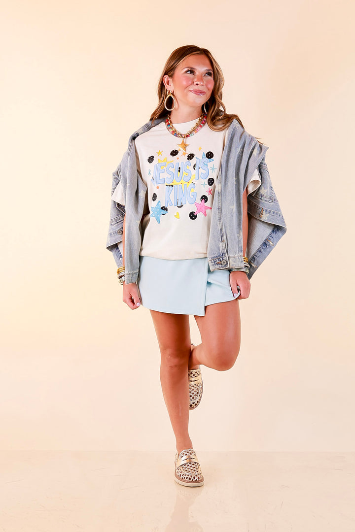 King of My Heart "Jesus is King" Polka Dot and Star Print Short Sleeve Graphic Tee in Natural