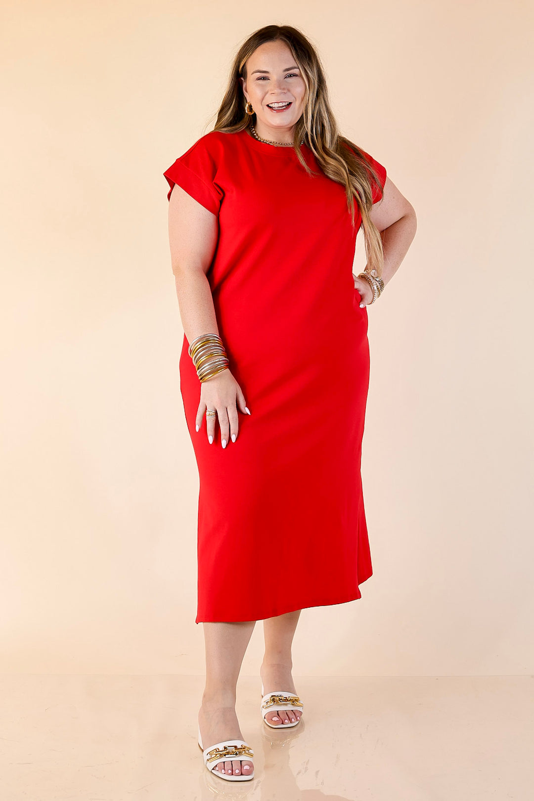 Effortlessly Lovely Short Sleeve Midi Tee Shirt Dress in Red