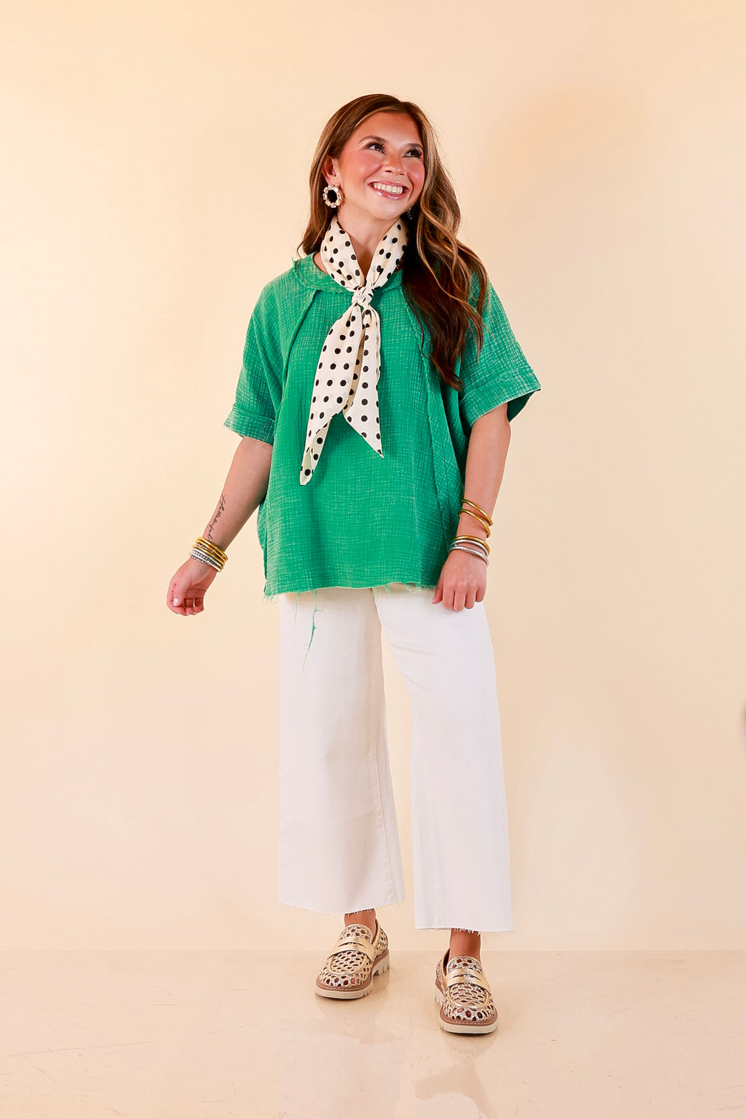 Everyday Ease Short Sleeve Linen Top with Raw Hem Edges in Kelly Green