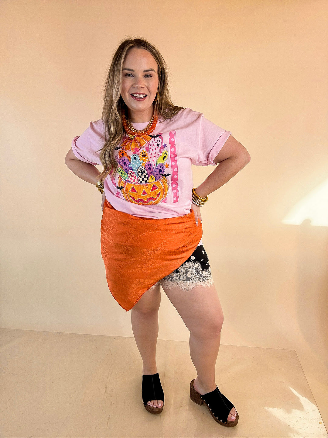 Pick of the Patch Colorful Ghost &amp; Jack-O’-Lantern Halloween Graphic Tee in Light Pink