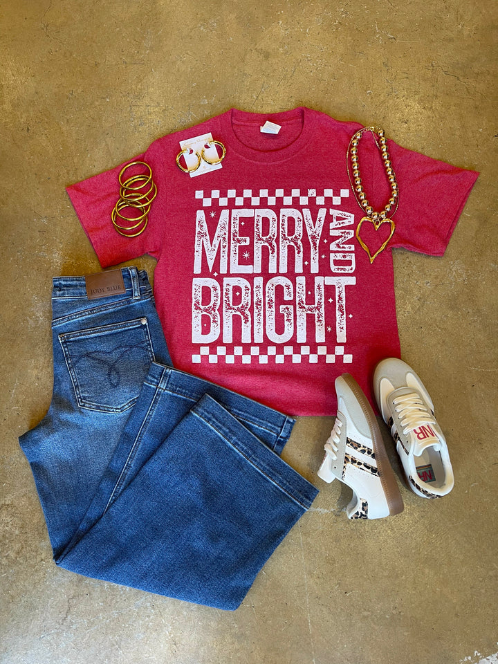 Merry and Bright Short Sleeve Graphic Tee in Heather Red