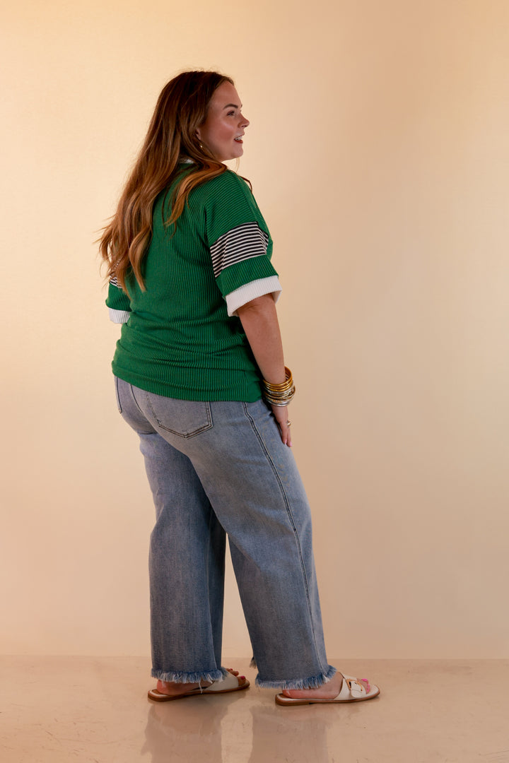 Chic by Design Ribbed Collared Top with Contrast Stripe Short Sleeves in Kelly Green