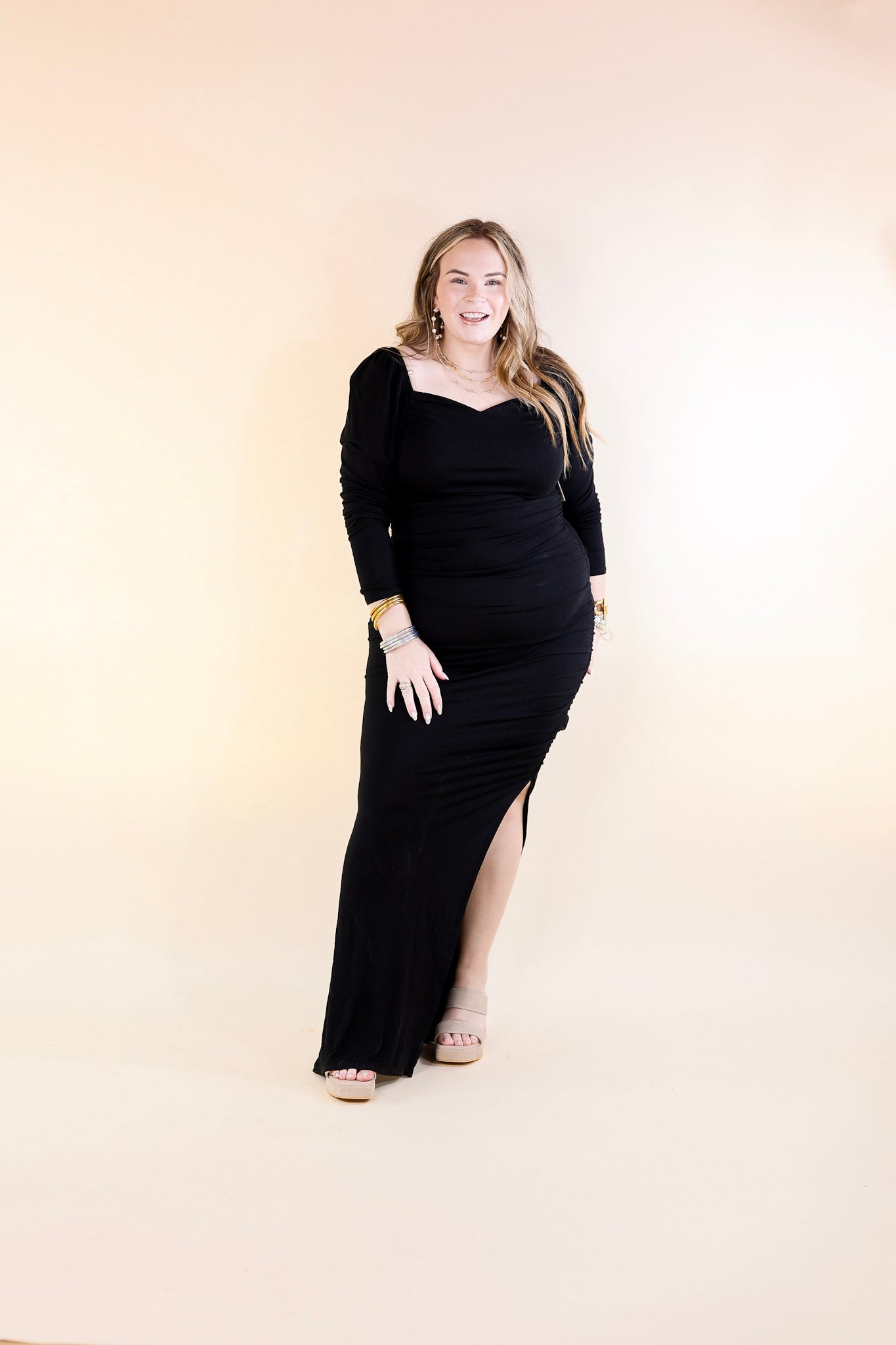 Classy Girl Long Sleeve Sweetheart Neckline Maxi Dress in Black