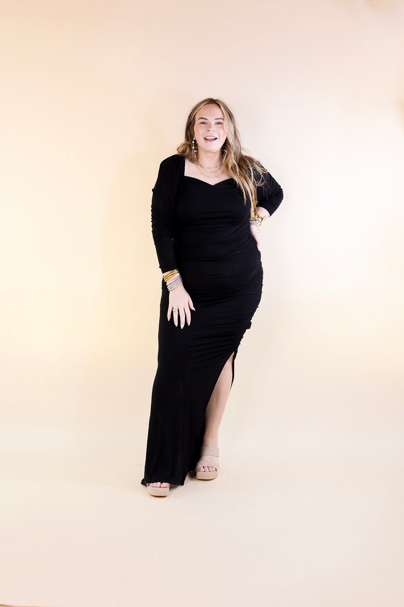 Classy Girl Long Sleeve Sweetheart Neckline Maxi Dress in Black