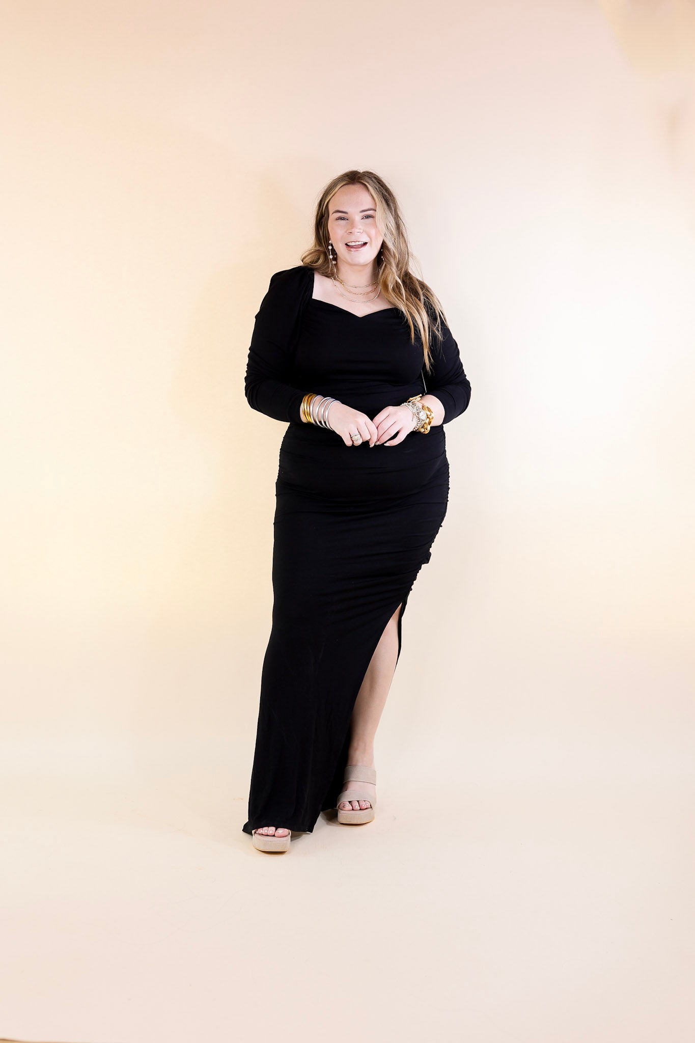 Classy Girl Long Sleeve Sweetheart Neckline Maxi Dress in Black