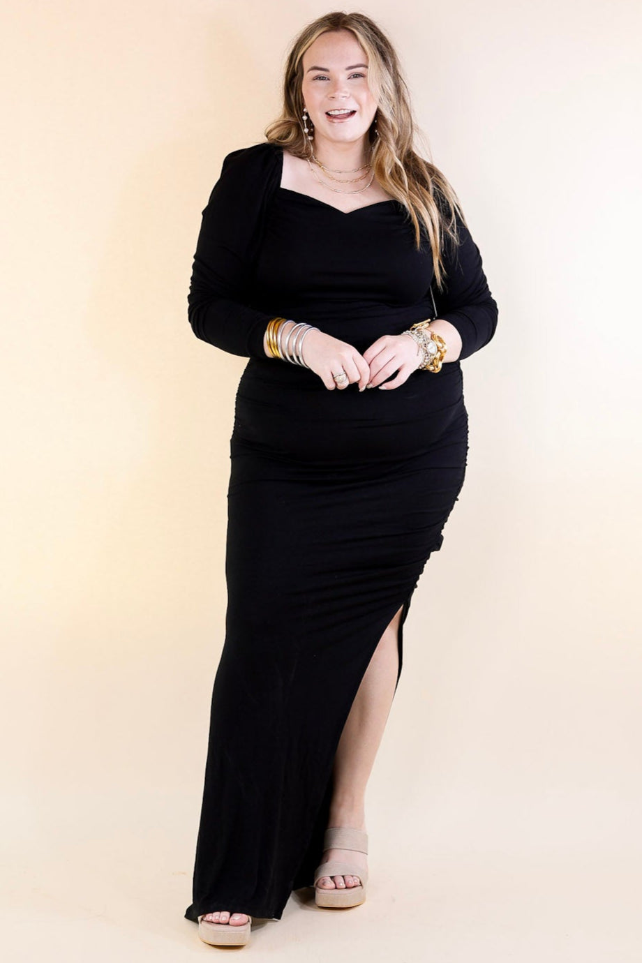 Classy Girl Long Sleeve Sweetheart Neckline Maxi Dress in Black