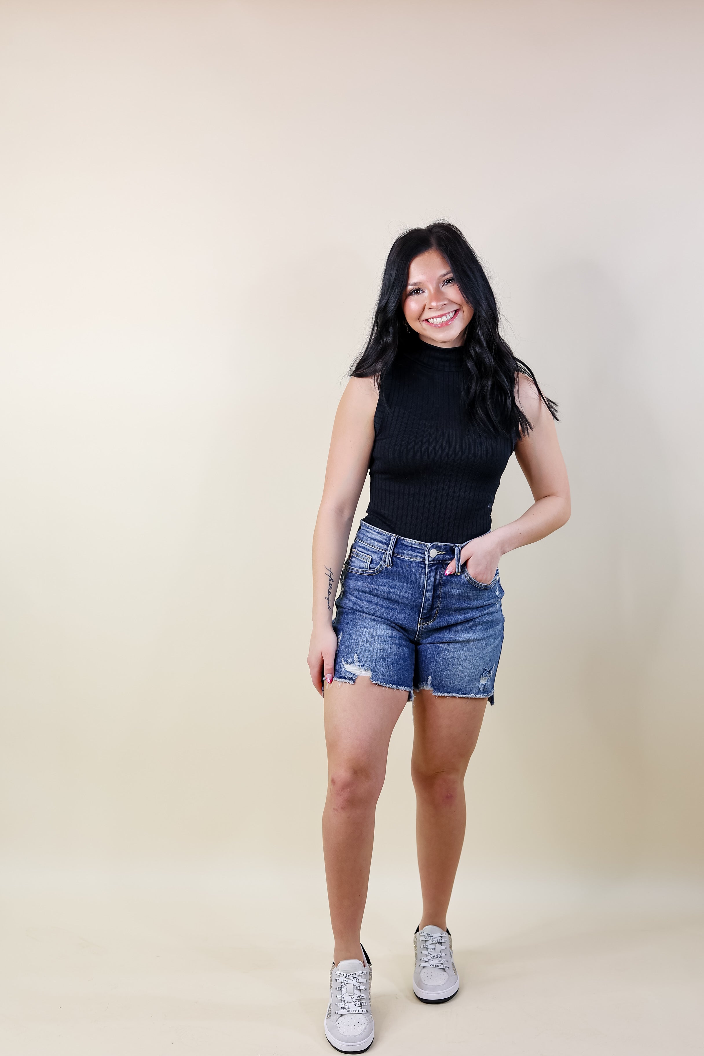 Judy Blue | Summer Daze Mid Thigh High-Low Shorts in Medium Wash - Giddy Up Glamour Boutique