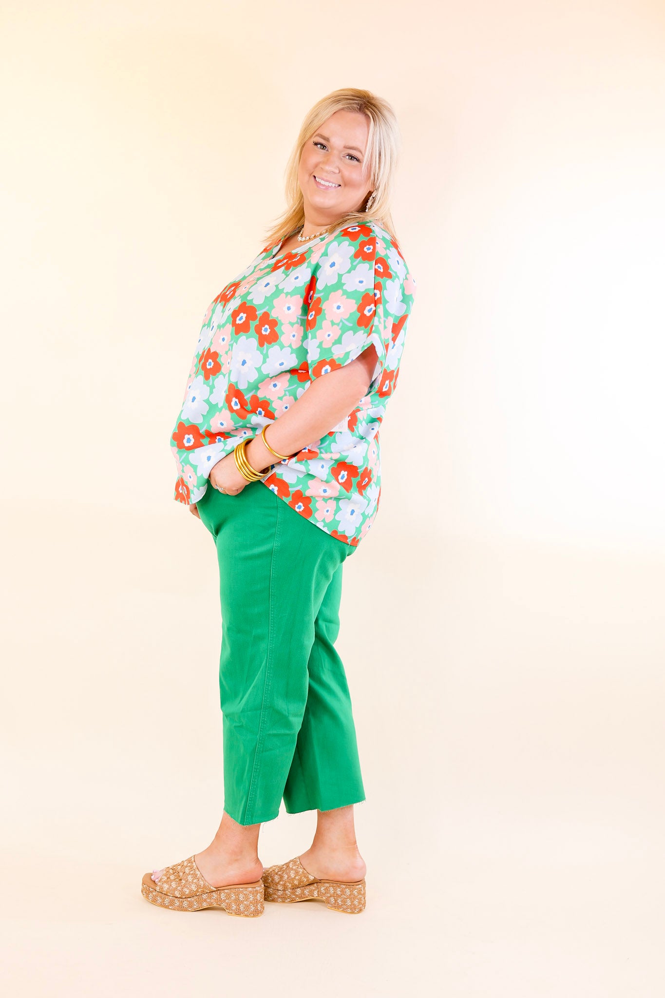 Sunny Refresh Floral V Neck Top in Green Mix