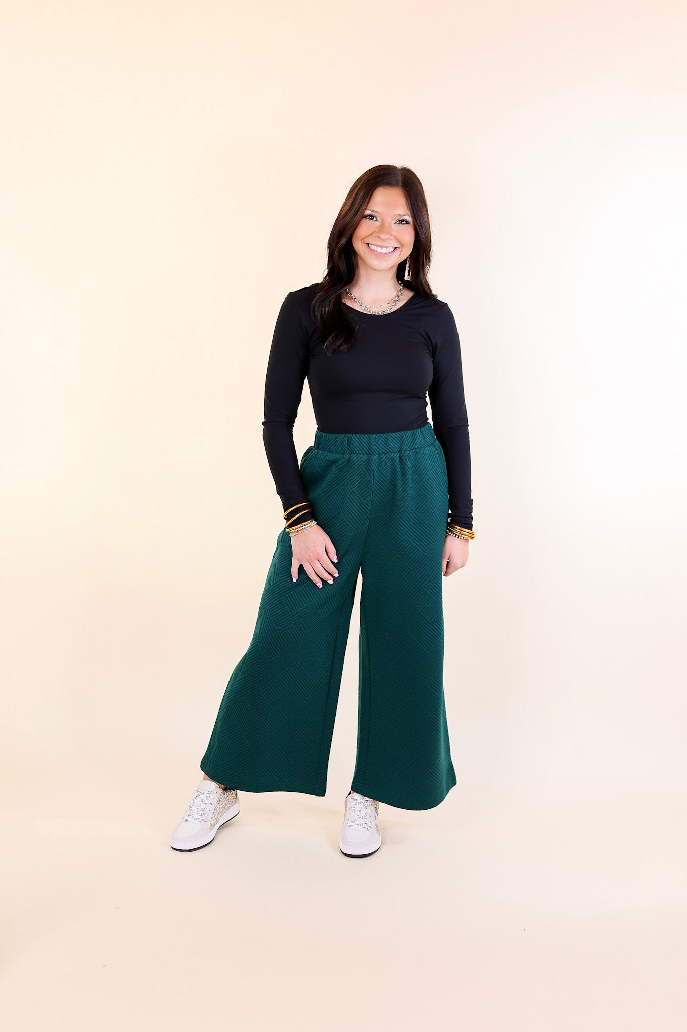 Glamour on the Go Textured Wide Leg Pant in Forest Green