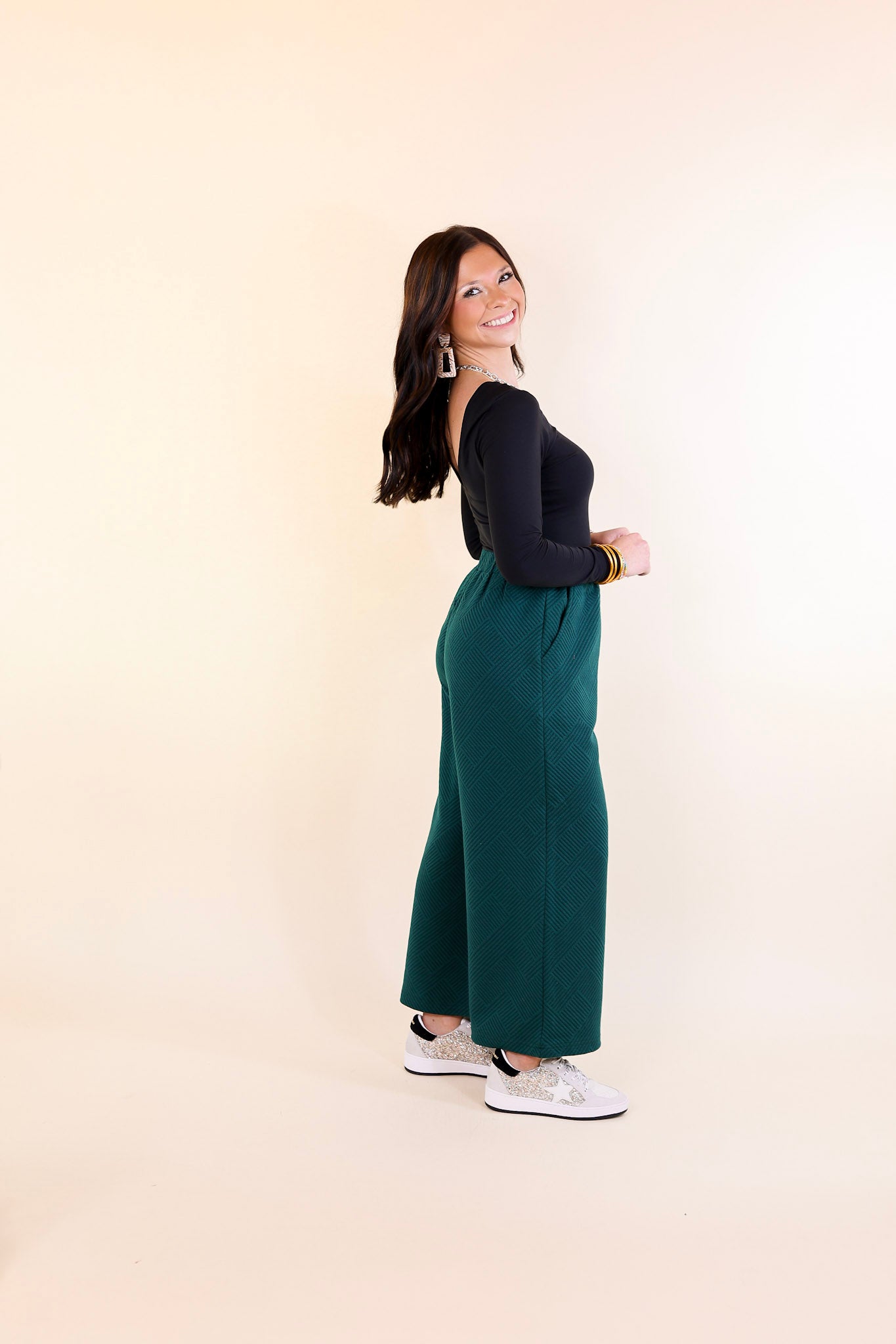 Glamour on the Go Textured Wide Leg Pant in Forest Green