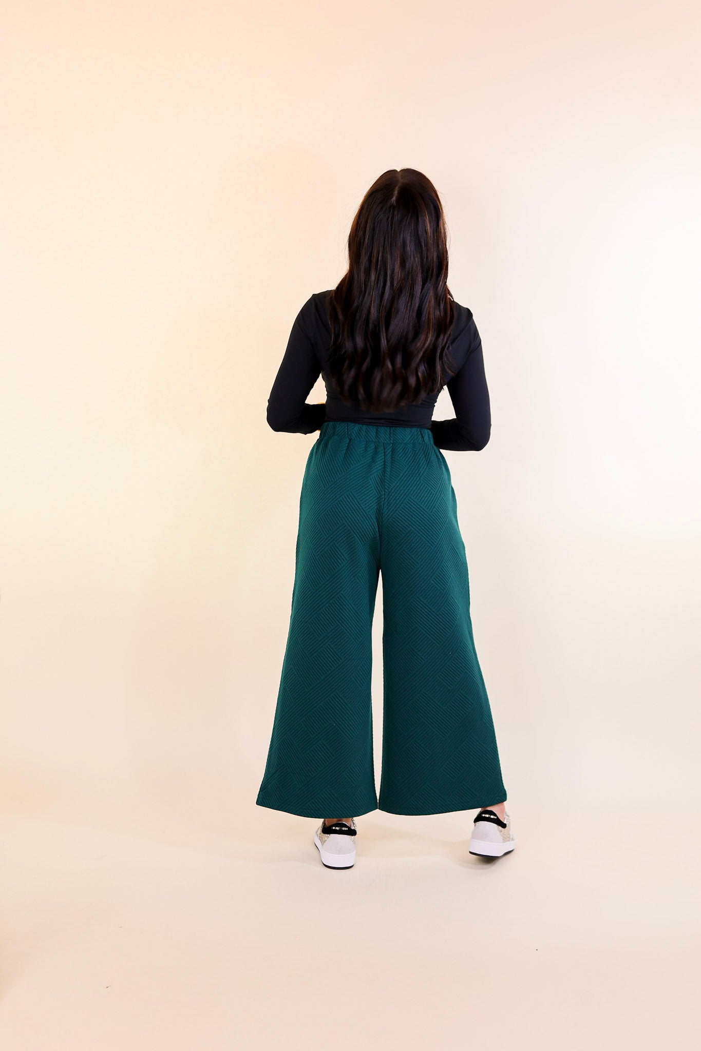 Glamour on the Go Textured Wide Leg Pant in Forest Green