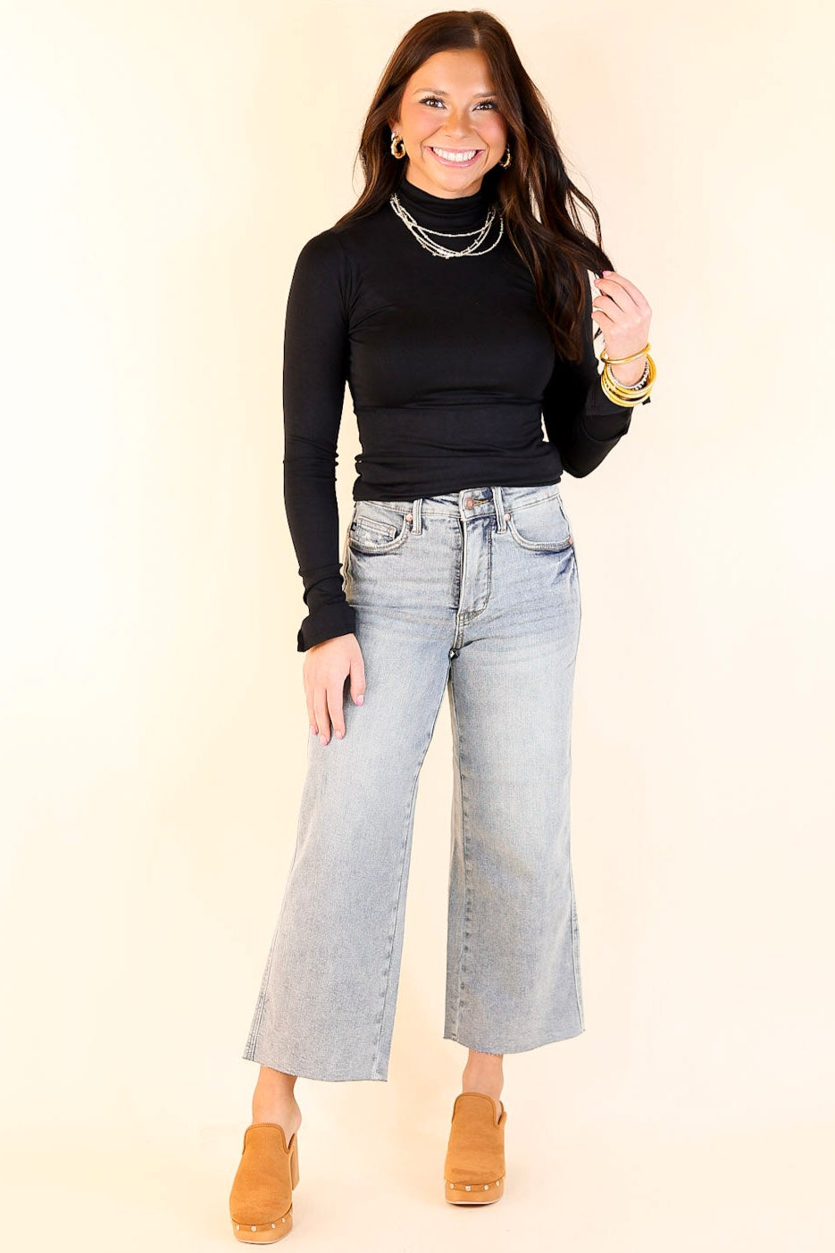 Judy Blue | Casual Confidence Tummy Control Cropped Wide Leg Jean with Raw Hem in Light Wash