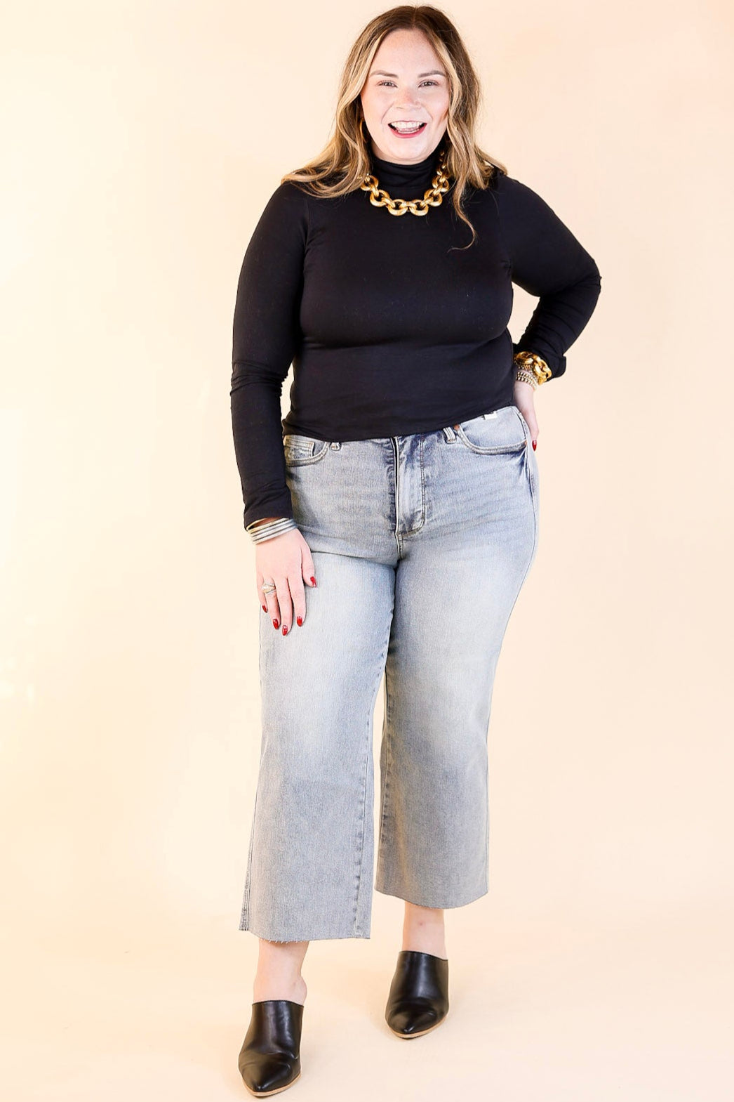 Judy Blue | Casual Confidence Tummy Control Cropped Wide Leg Jean with Raw Hem in Light Wash