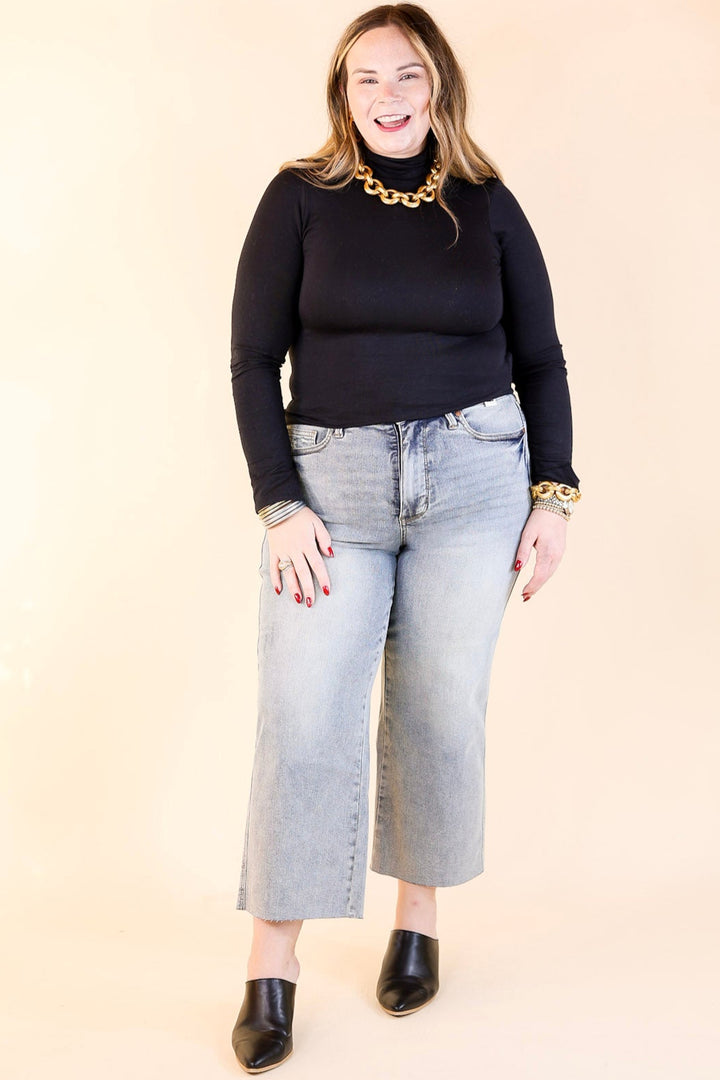 Judy Blue | Casual Confidence Tummy Control Cropped Wide Leg Jean with Raw Hem in Light Wash