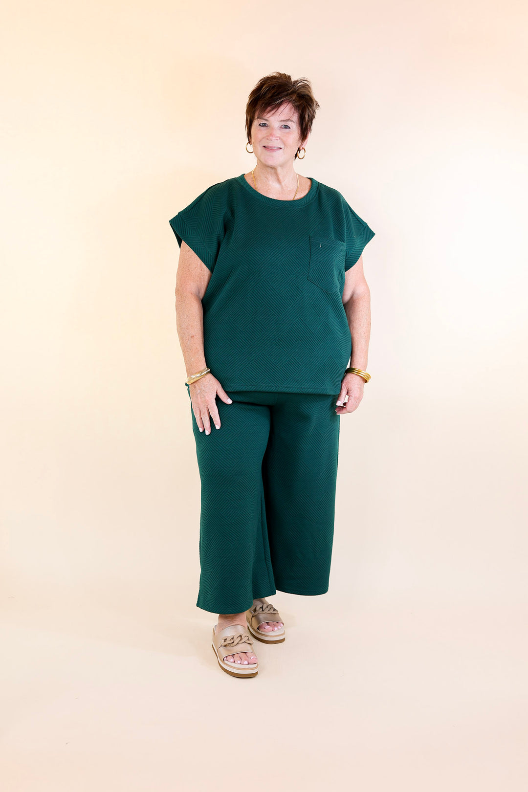 Glamour on the Go Textured Wide Leg Pant in Forest Green