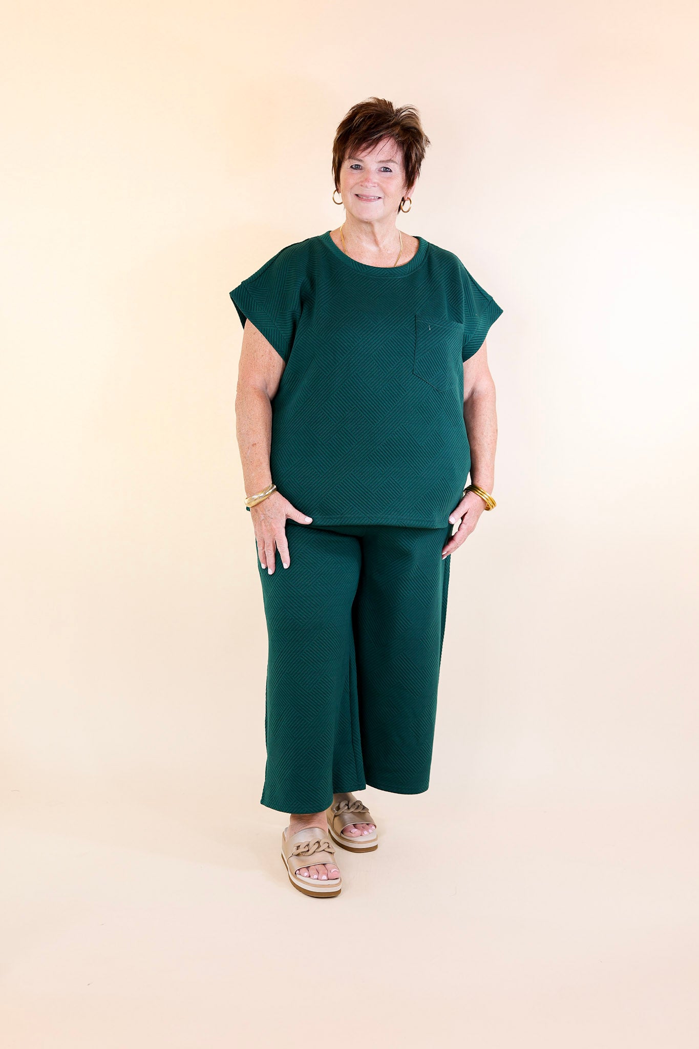 Glamour on the Go Textured Wide Leg Pant in Forest Green