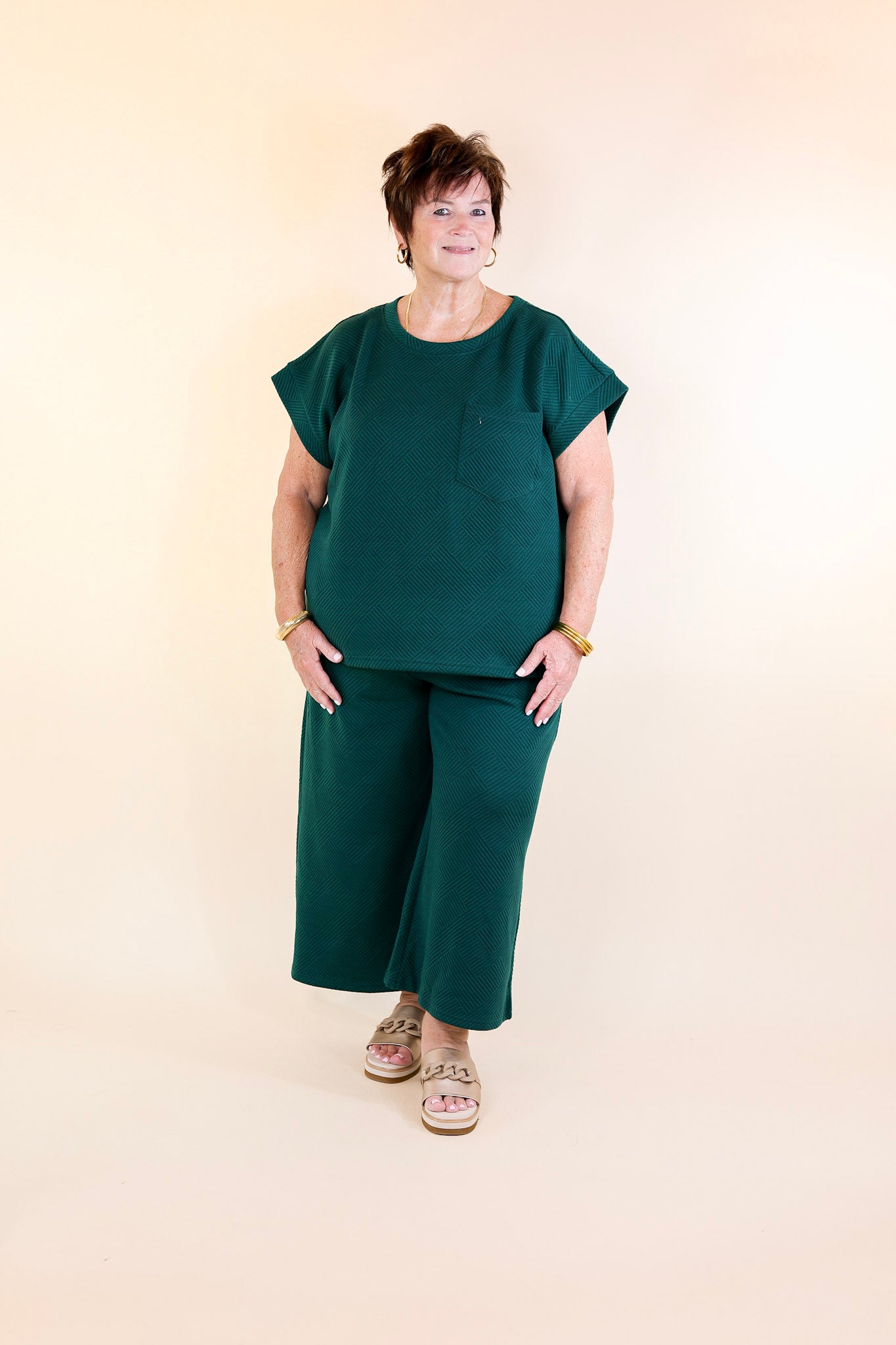 Glamour on the Go Textured Wide Leg Pant in Forest Green