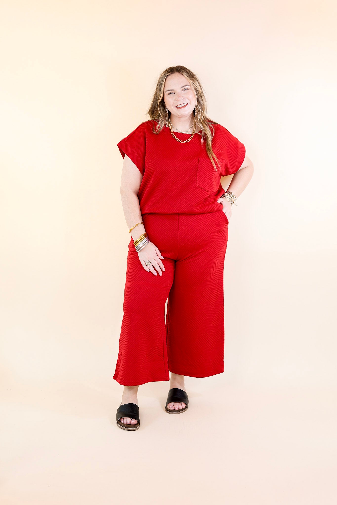 Glamour on the Go Textured Wide Leg Pant in Scarlet Red