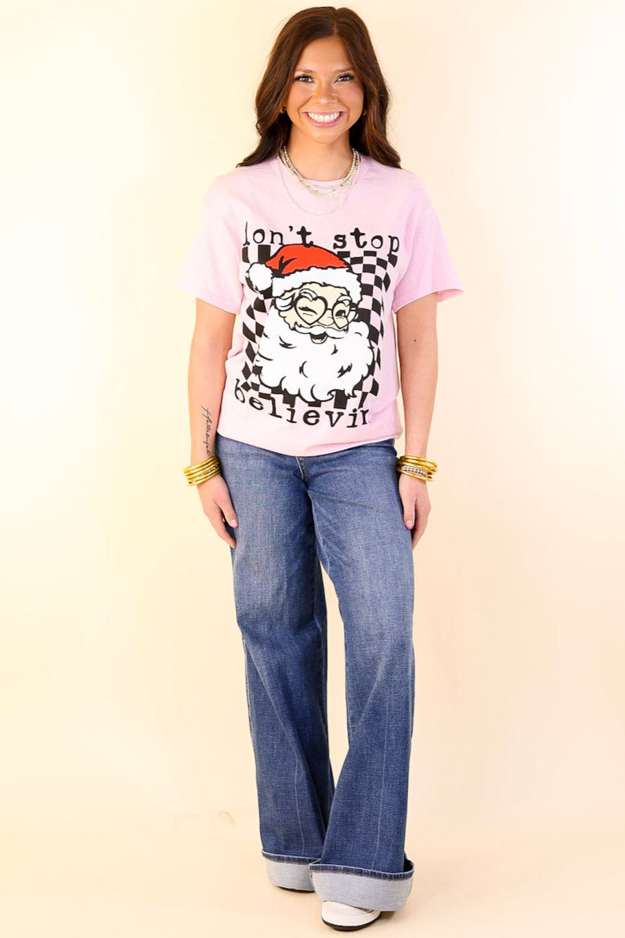 Don't Stop Believin Short Sleeve Graphic Tee in Light Pink