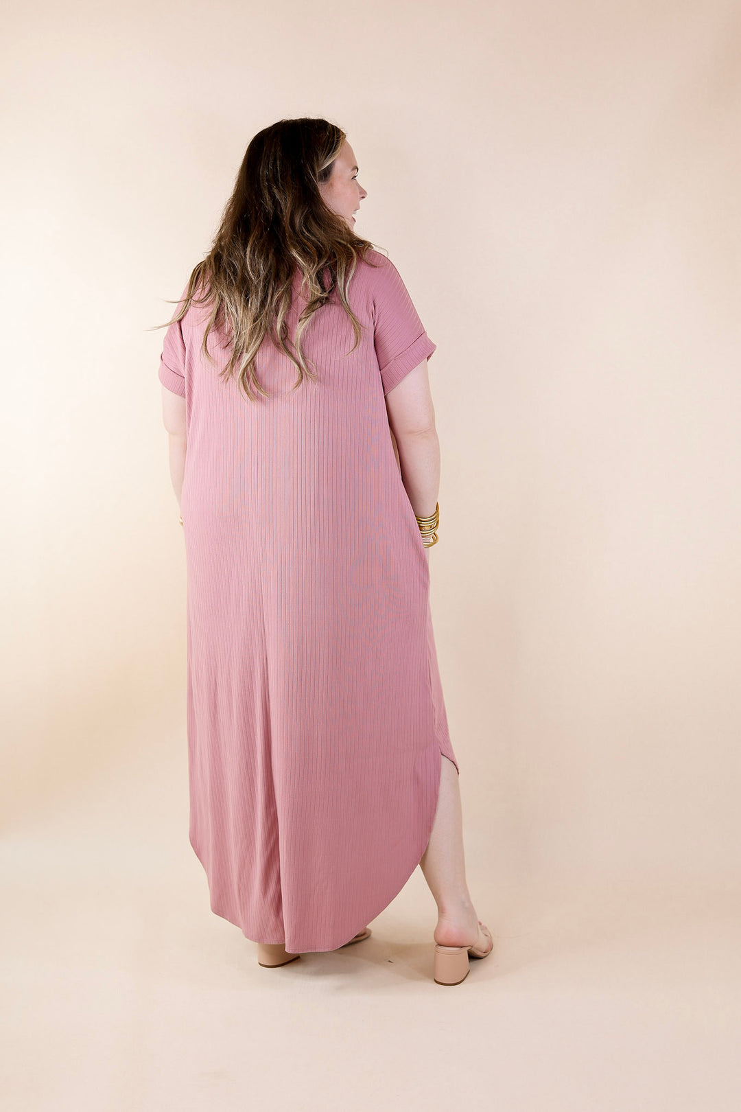 Chill Looks Short Sleeve Ribbed Midi Dress in Mauve - Giddy Up Glamour Boutique