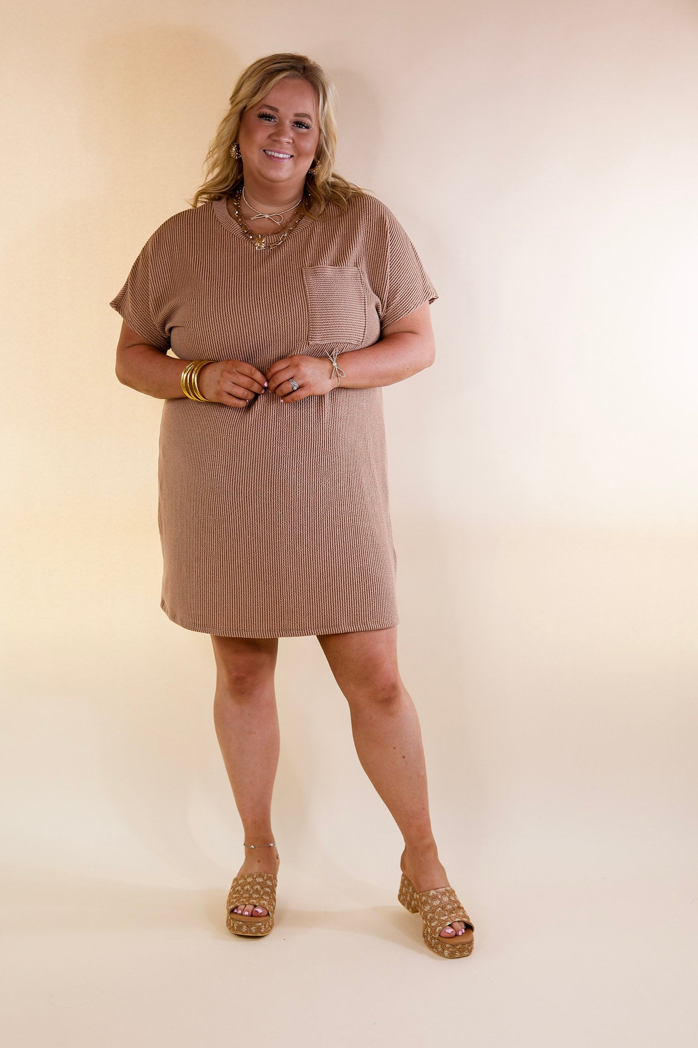 Coffee and Carefree Ribbed Short Sleeve Dress with Front Pocket in Acorn Brown