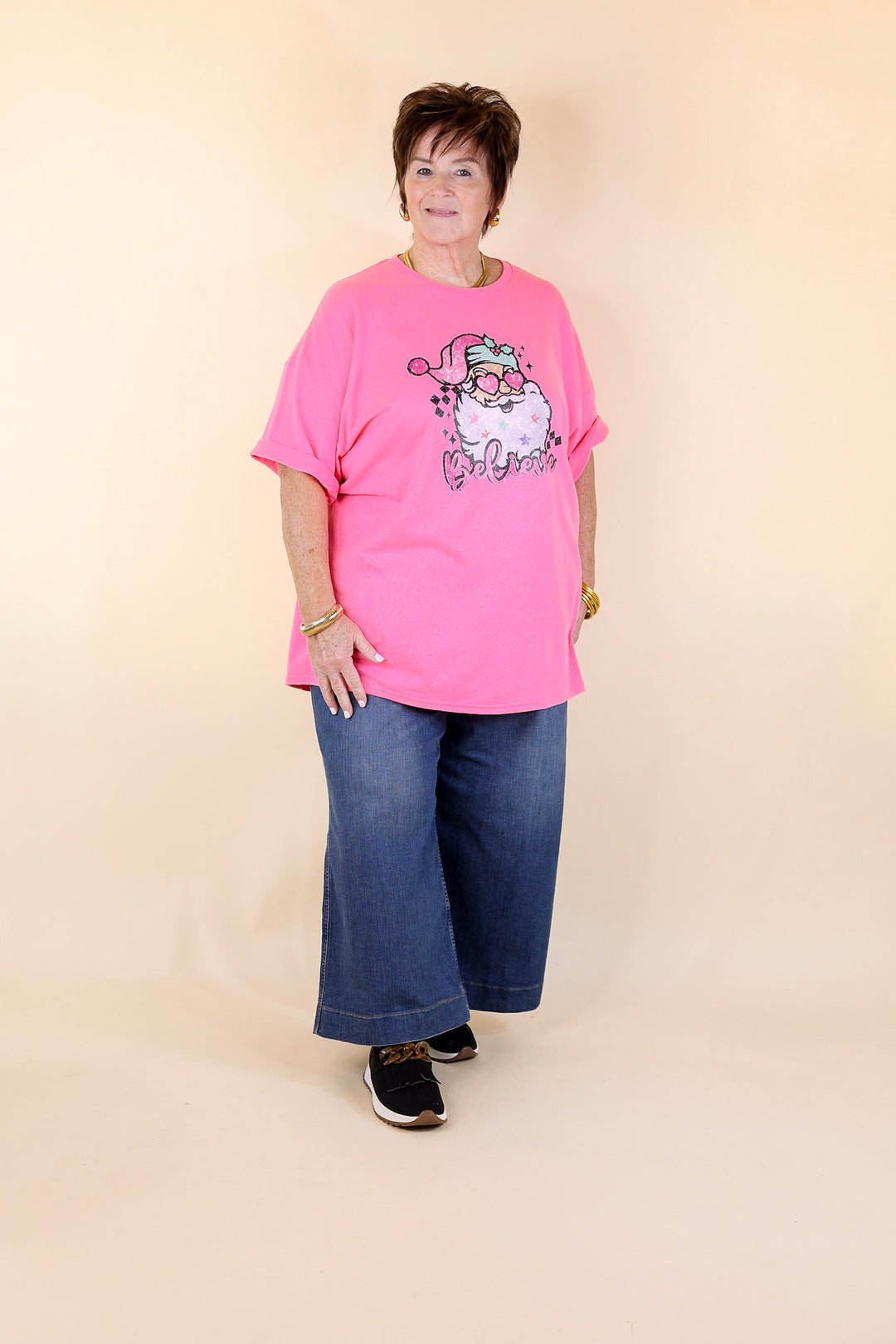 Santa Believe Short Sleeve Graphic Tee in Hot Pink