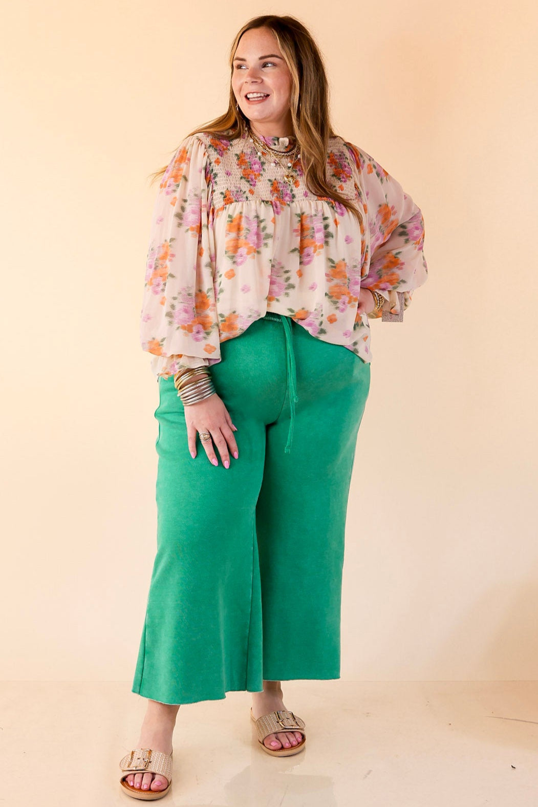 Cozy Girl Cropped Acid Washed Drawstring Pant in Kelly Green