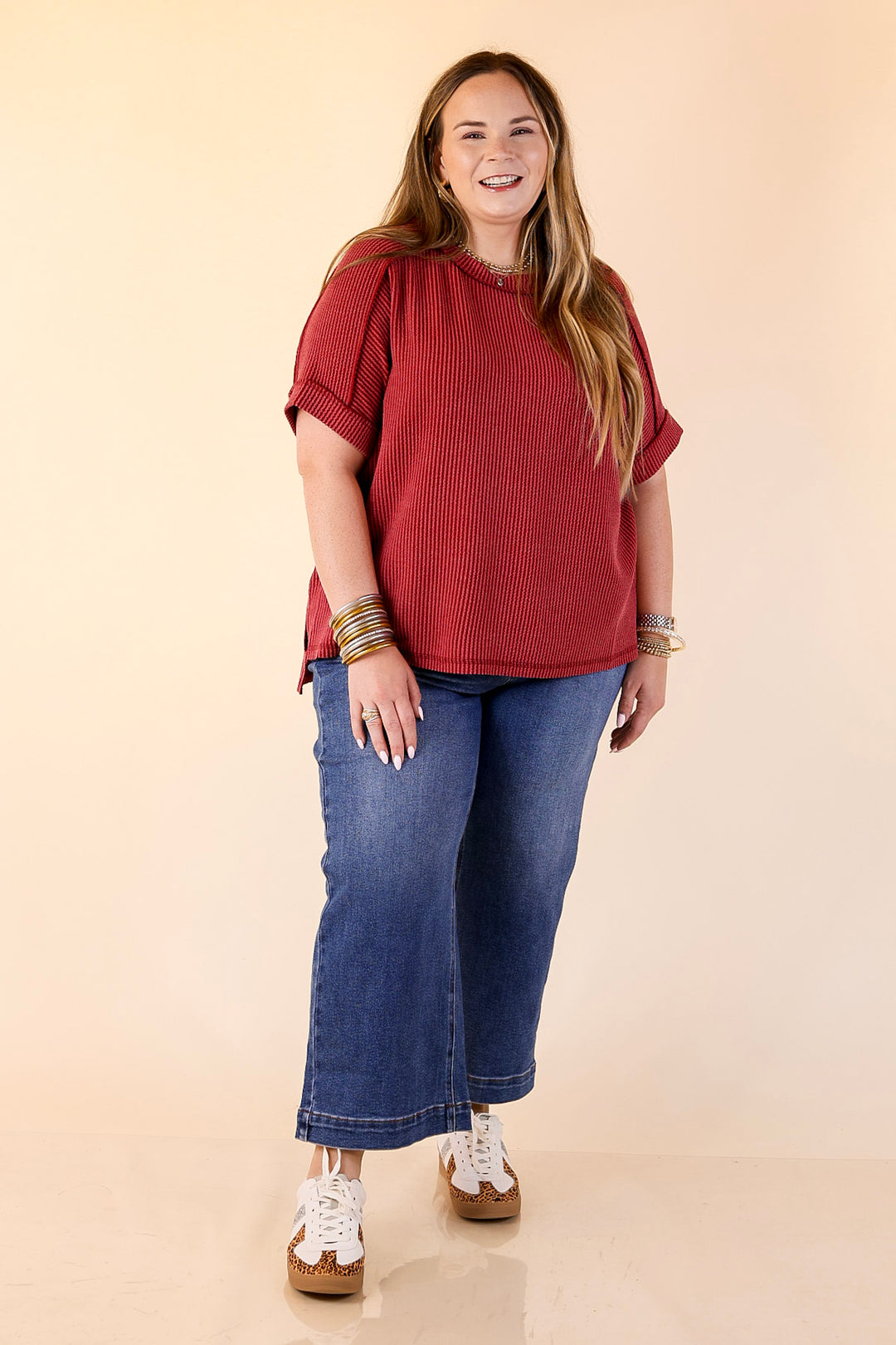 Daily Perfection Scoop Neck Short Sleeve Ribbed Top in Maroon