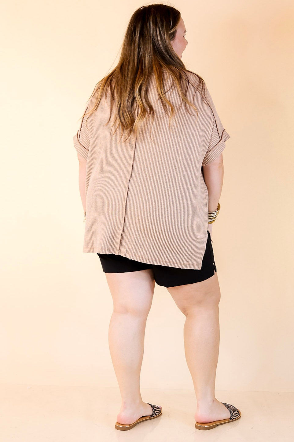 Daily Perfection Scoop Neck Short Sleeve Ribbed Top in Mocha Brown