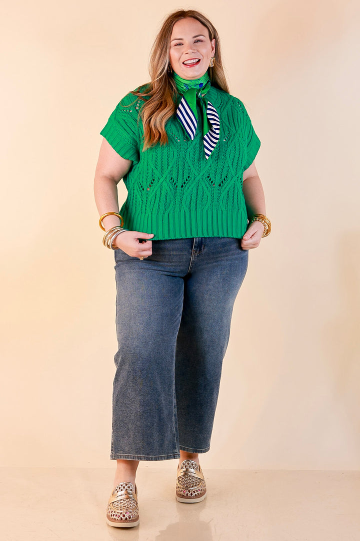 Knit to Last Cable Knit Short Sleeve Sweater Top in Kelly Green