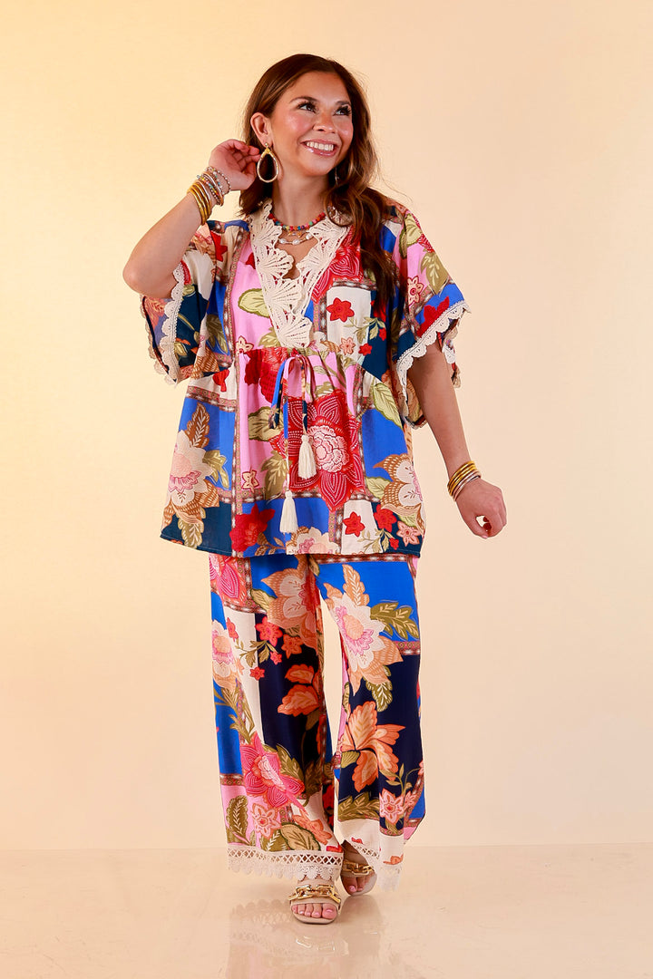Patchwork Charm Floral Patchwork Print Print Lace Detail Short Sleeve Top in Blue Mix