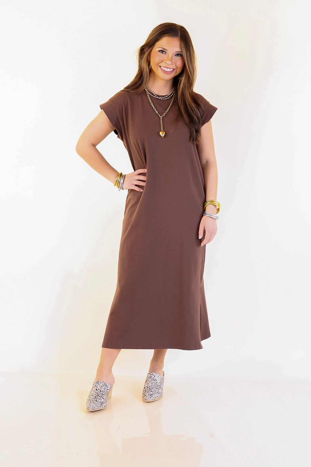 Effortlessly Lovely Short Sleeve Midi Tee Shirt Dress in Chocolate Brown