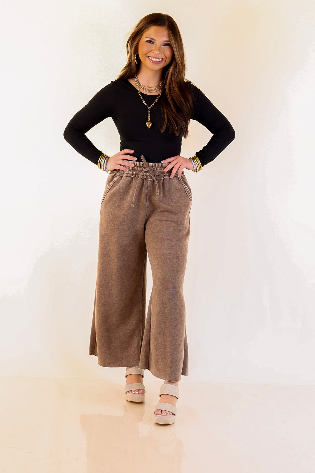 Cozy Girl Cropped Acid Washed Drawstring Pant in Brown